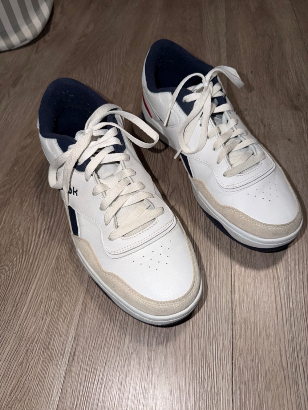 Reebok White Navy & Beige Men's Low-Top Sneakers